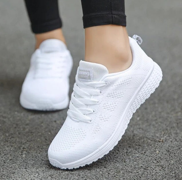 Lightweight Breathable Women's Sports Sneakers Running Shoes