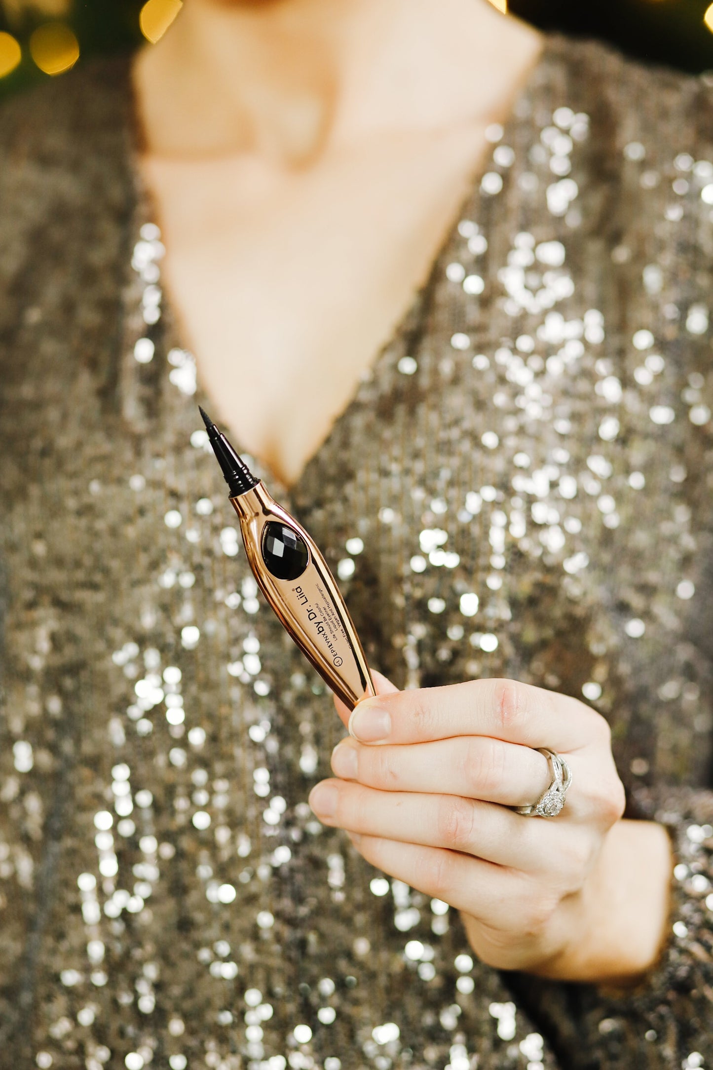 Long-Lasting Vegan Liquid Eyeliner - Waterproof & Smudge-Proof