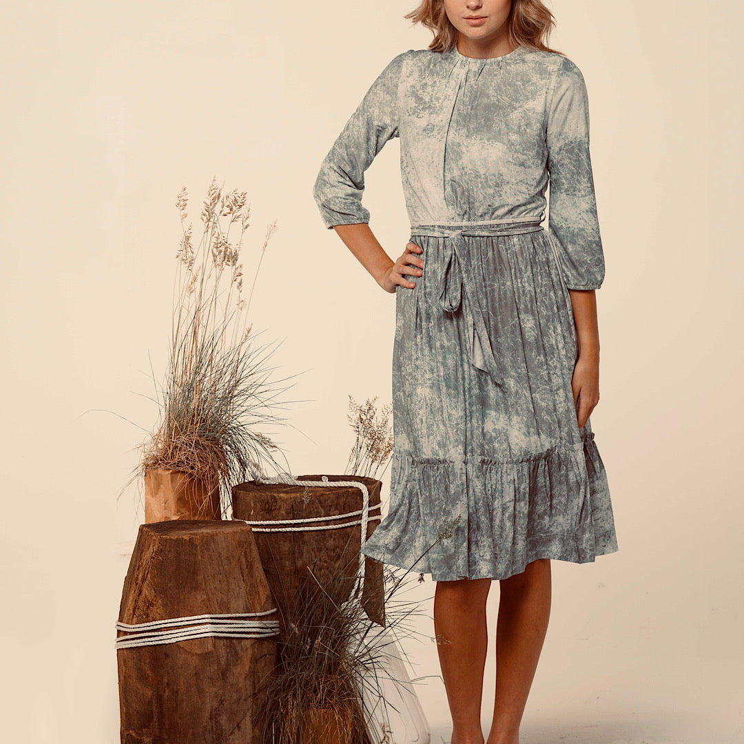 Easy-to-Wear Dress for Convenience and Comfort