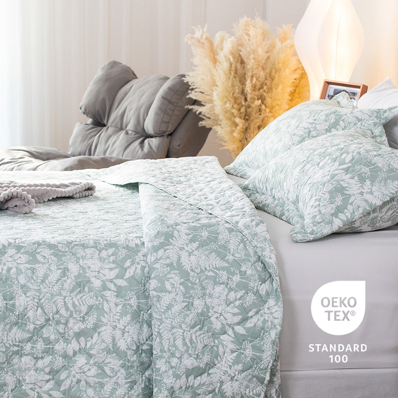 Lightweight Green Botanical Floral Quilt Set Kasentex