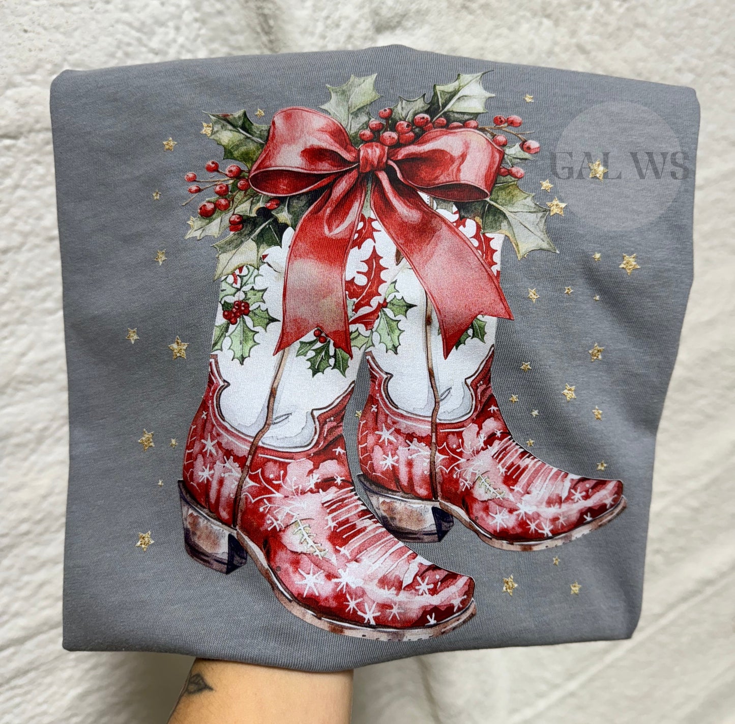 Vintage red boot design tee sweatshirt