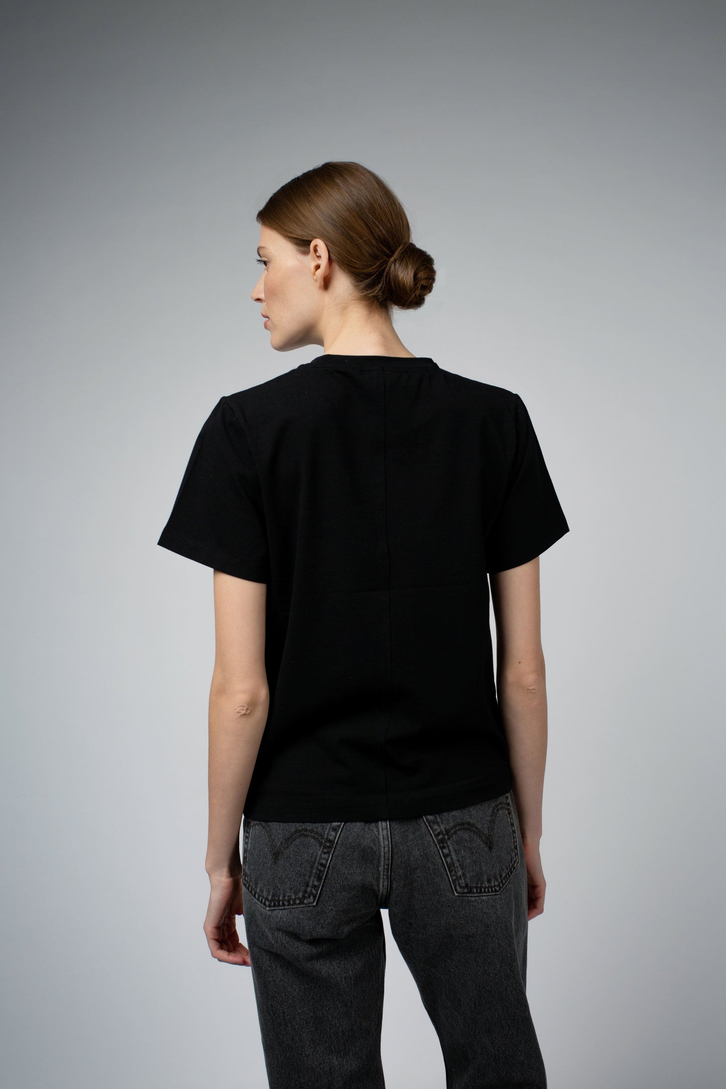 ADRY ORGANIC COTTON CREW NECK T-SHIRT IN BLACK