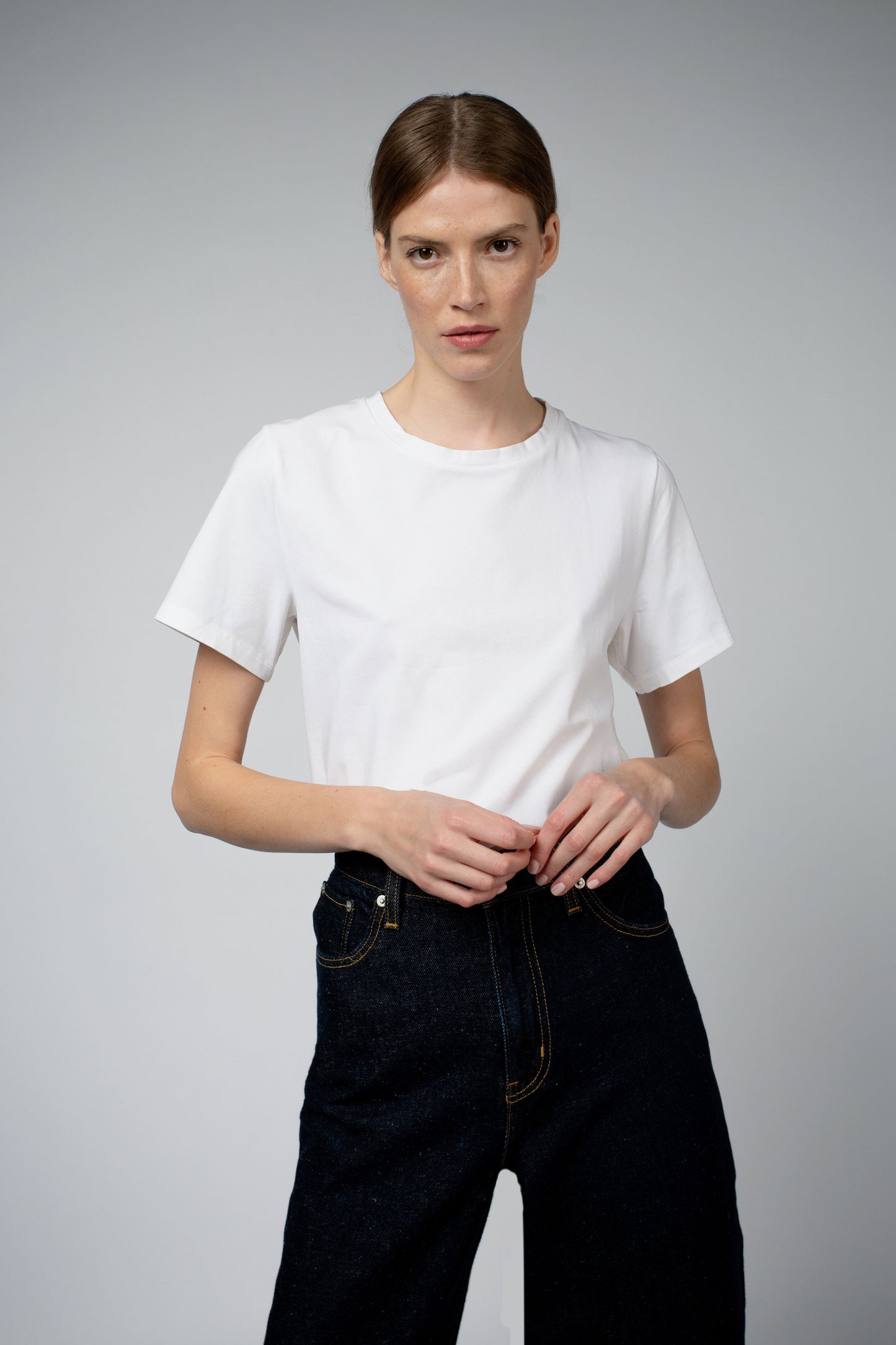 ADRY ORGANIC COTTON CREW NECK T-SHIRT IN WHITE