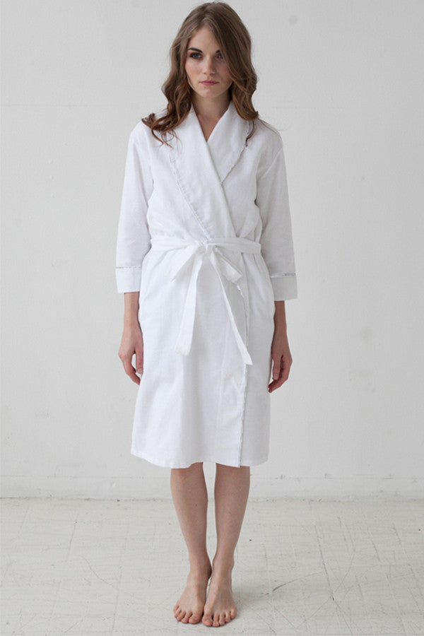 Classic Flannel White and Light Blue Piping Robe Salua