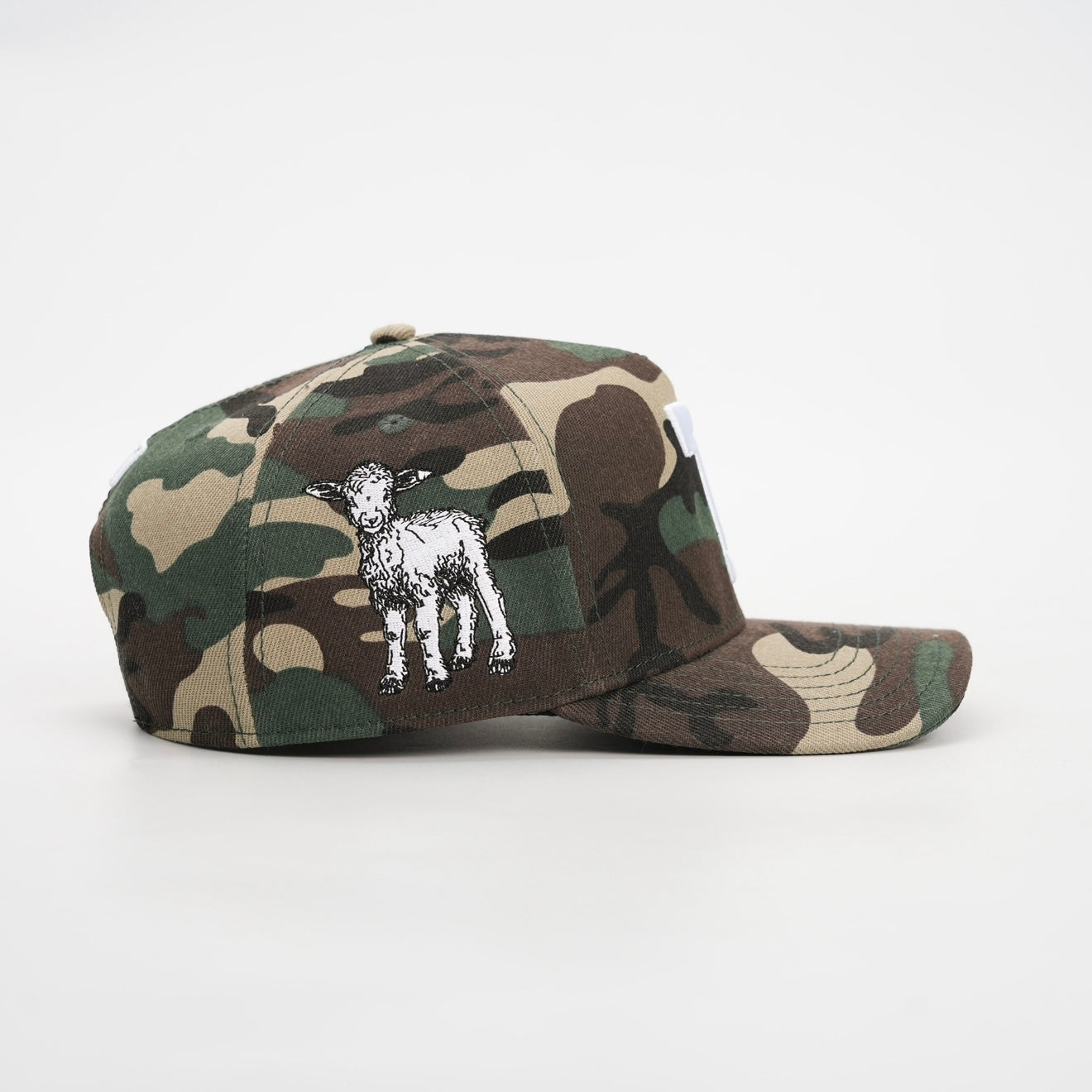 ‘7’ Premium Nylon Blend SnapBack - Camo/White