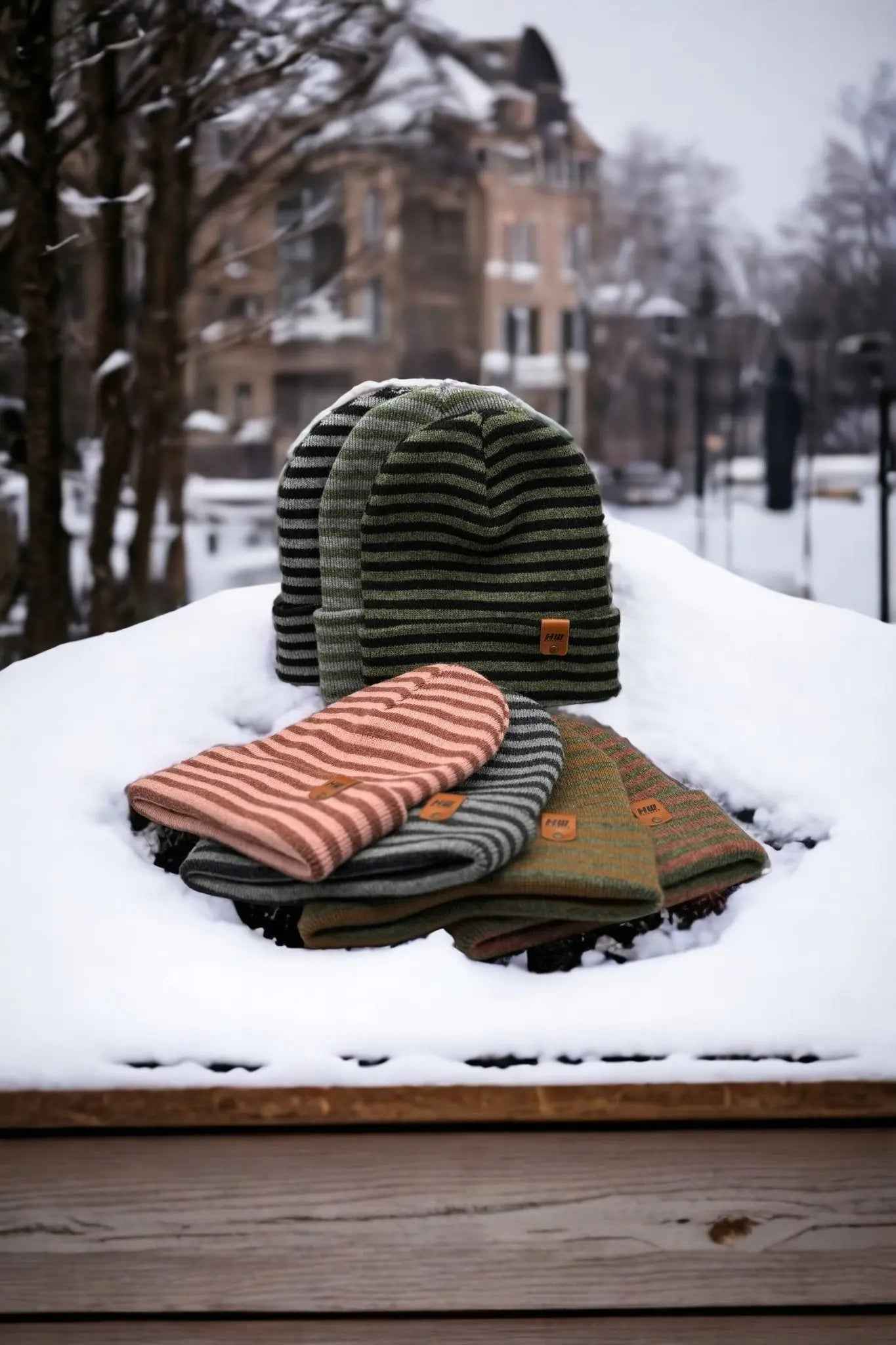 Cuffed Beanie Black Gray Classic RORO Hat HAAKWEAR