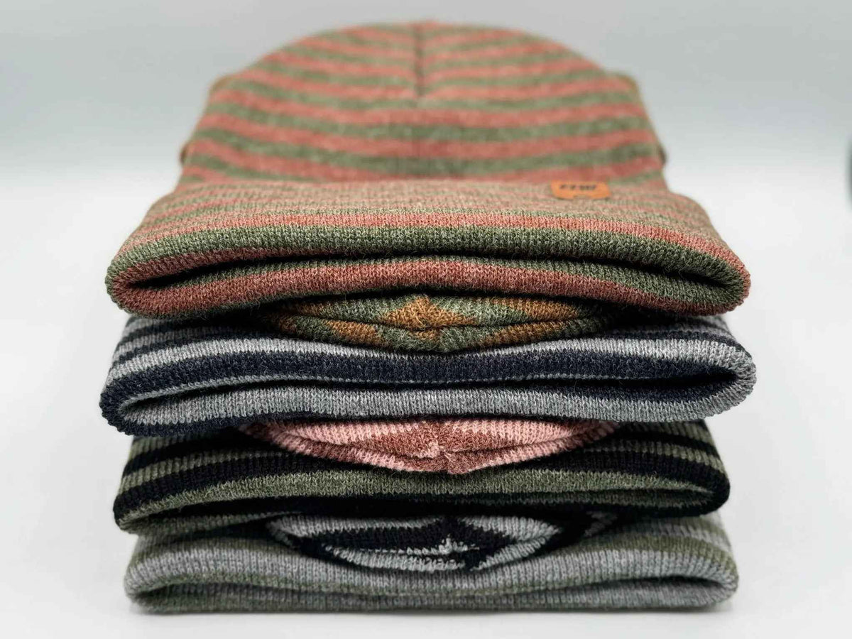 Classic RORO Cuffed Beanie Burgundy Green Hat HAAKWEAR