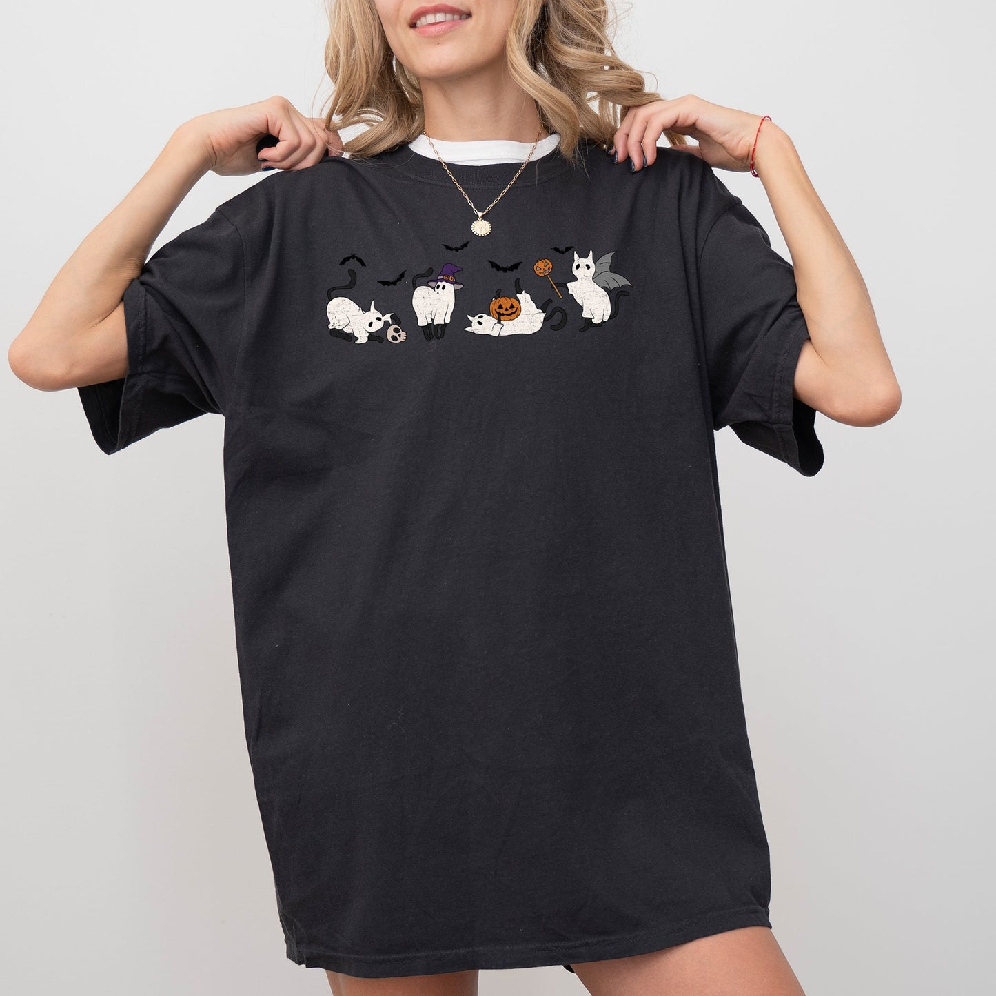 Mini Ghost Cats Aesthetic Comfort Colors T-Shirt