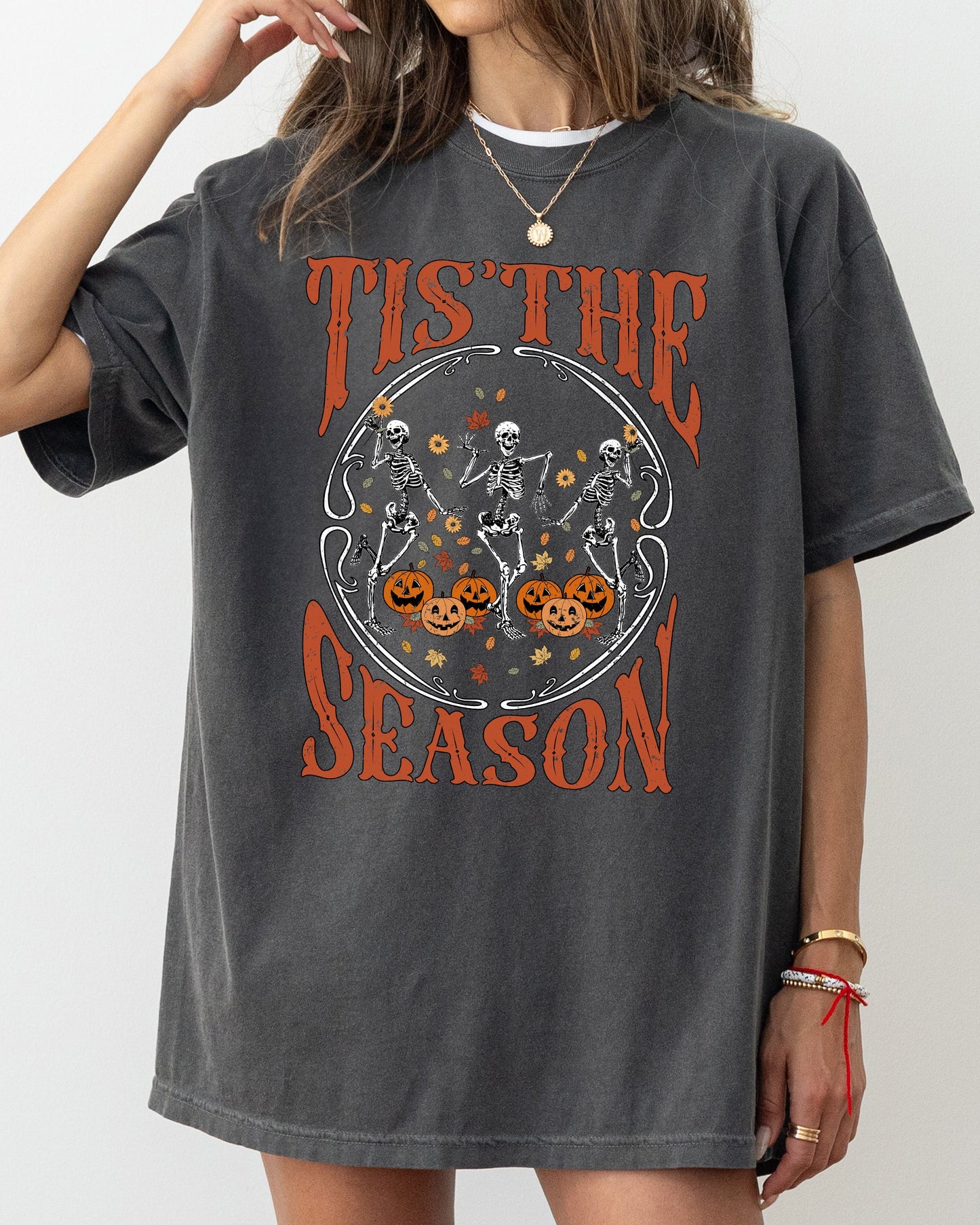 Tis The Season Retro Skeleton Ghost Witch Skull Spooky Aesthetic Meme Halloween Costume Comfort Colors T-Shirt