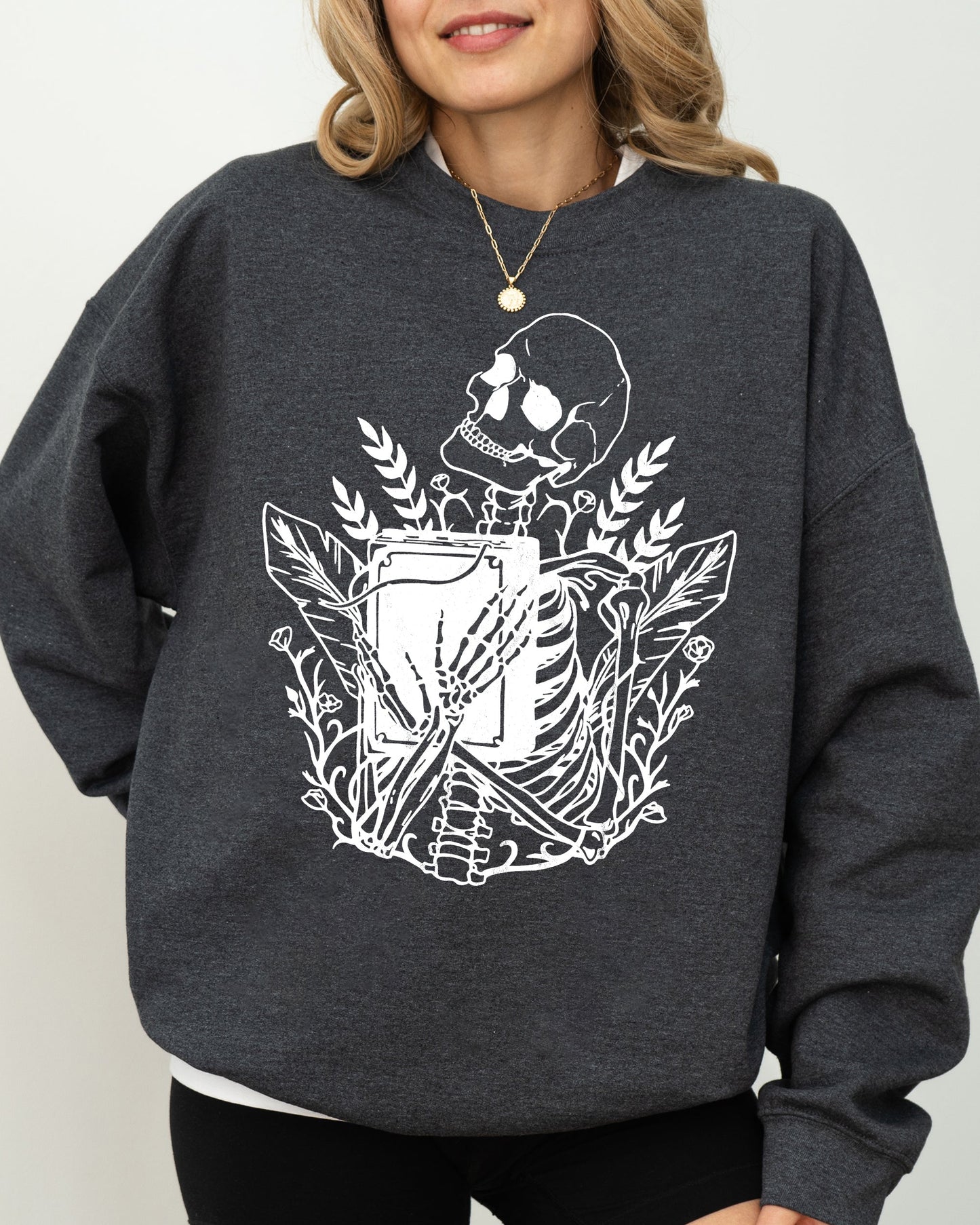 Reading Skeleton, Witch, Ghost, Skull, Spooky, Aesthetic, Meme, Halloween, Costume Sweatshirt