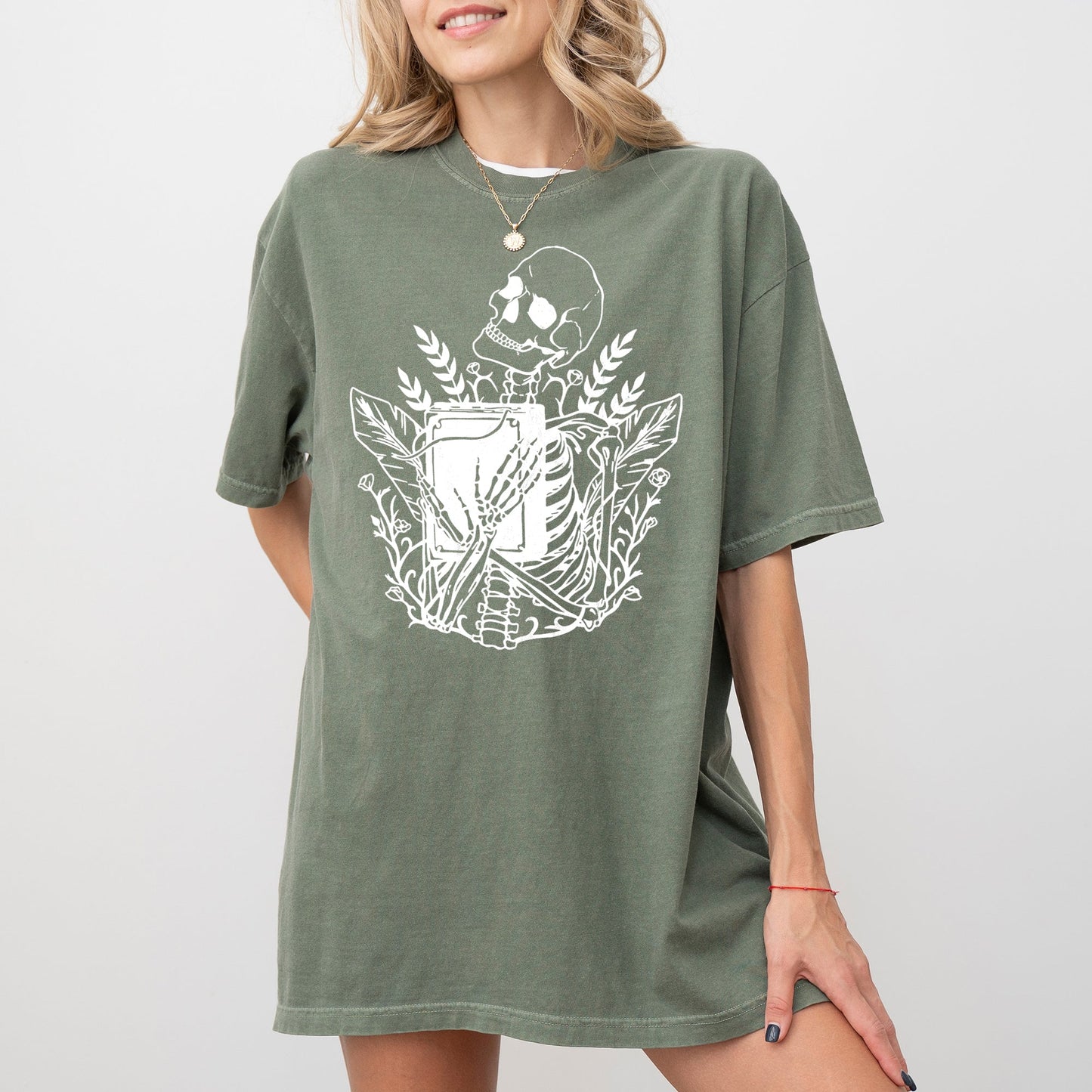 Reading Skeleton Witch Ghost Skull Spooky Aesthetic Meme Halloween Costume Tee Comfort Colors T-Shirt