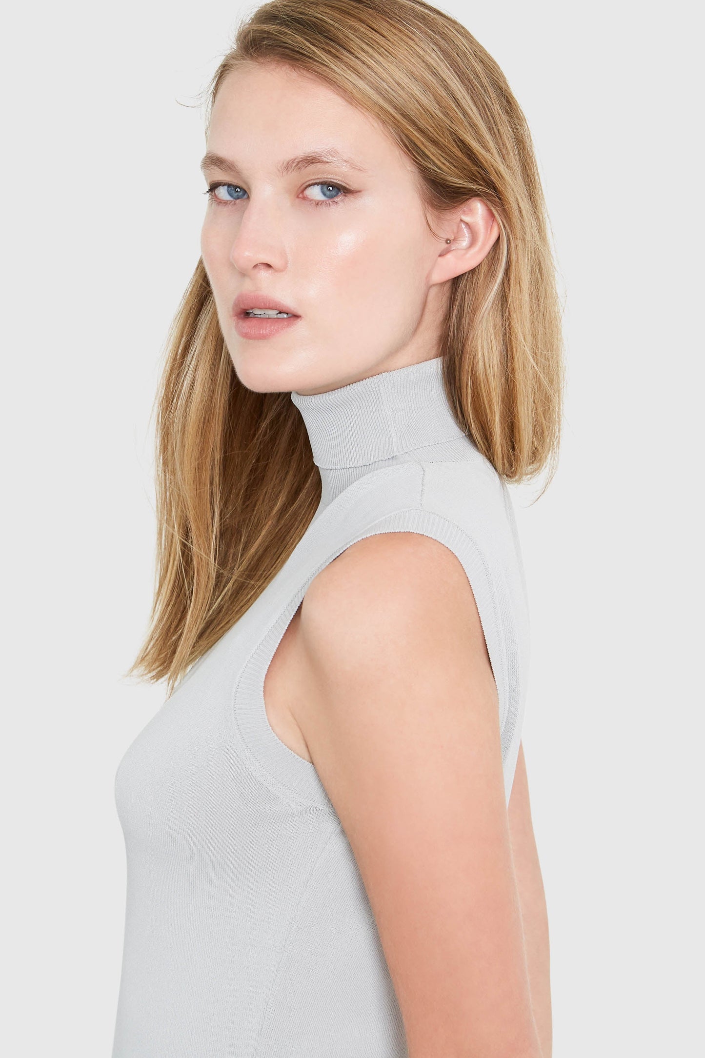 Sleeveless Visose Sweater Slim Fit Smoke Turtleneck by Hepburn