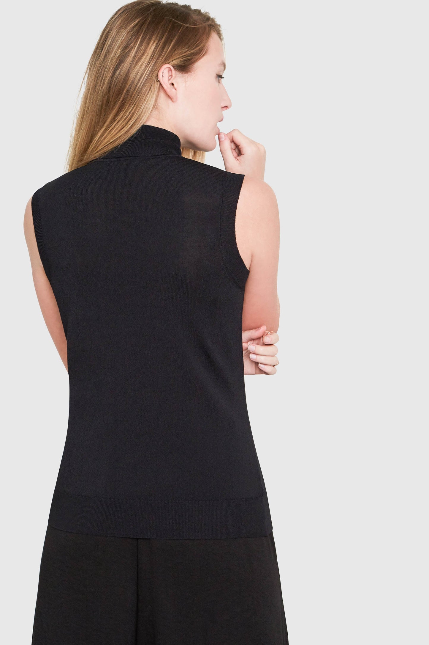 Sleeveless Viscose Sweater Slim Fit Turtleneck HEPBURN Black
