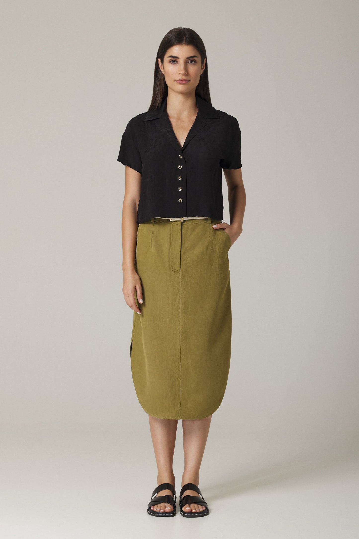 PAOLA SHORT SLEEVE BLOUSE IN BLACK