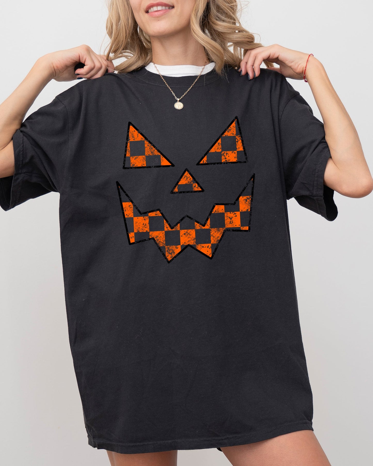 Spooky Jack-o-lantern Checkered Shirt Comfort Colors T-Shirt Retro Halloween Pumpkin Fall Autumn