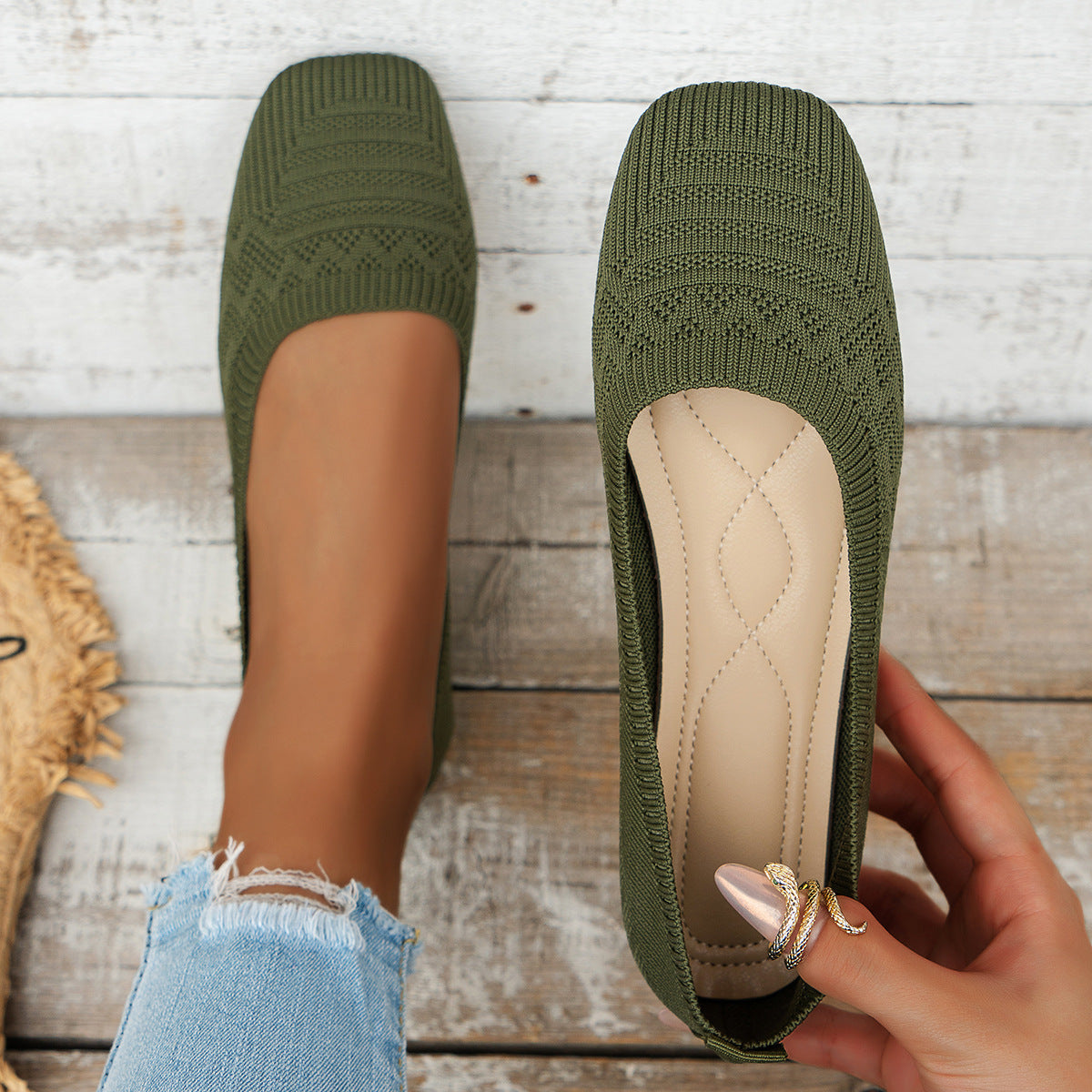 Knitted Plus Size Breathable One-Pedal Shoes Women’s Flying Woven