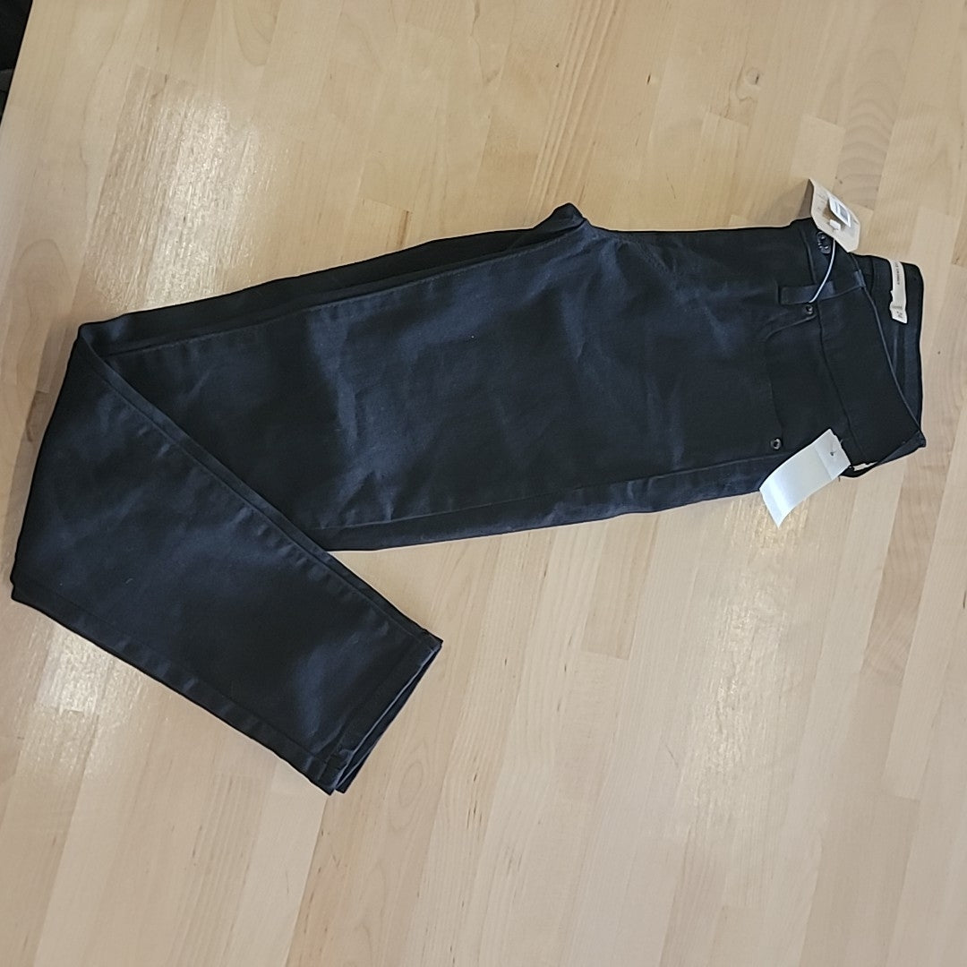 Levi Size 24 Black Pants