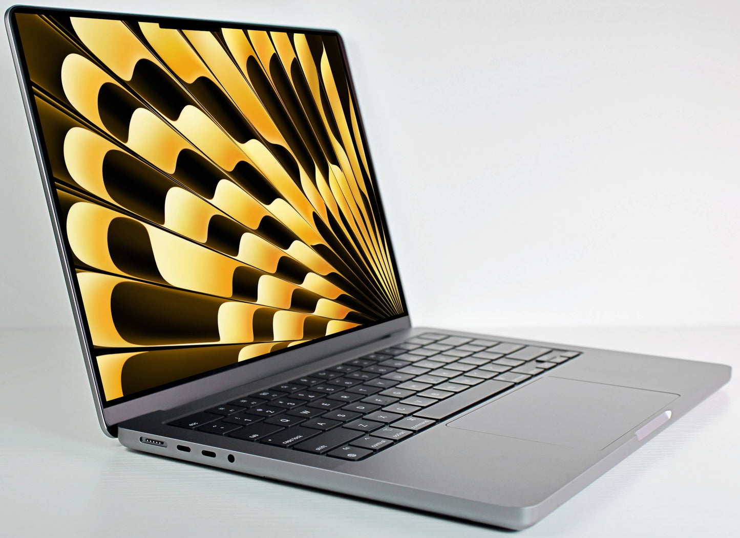 MacBook Pro (2021) 14-inch – M1 Pro 16-Core GPU – 32GB RAM 1TB SSD AC+ | Like New