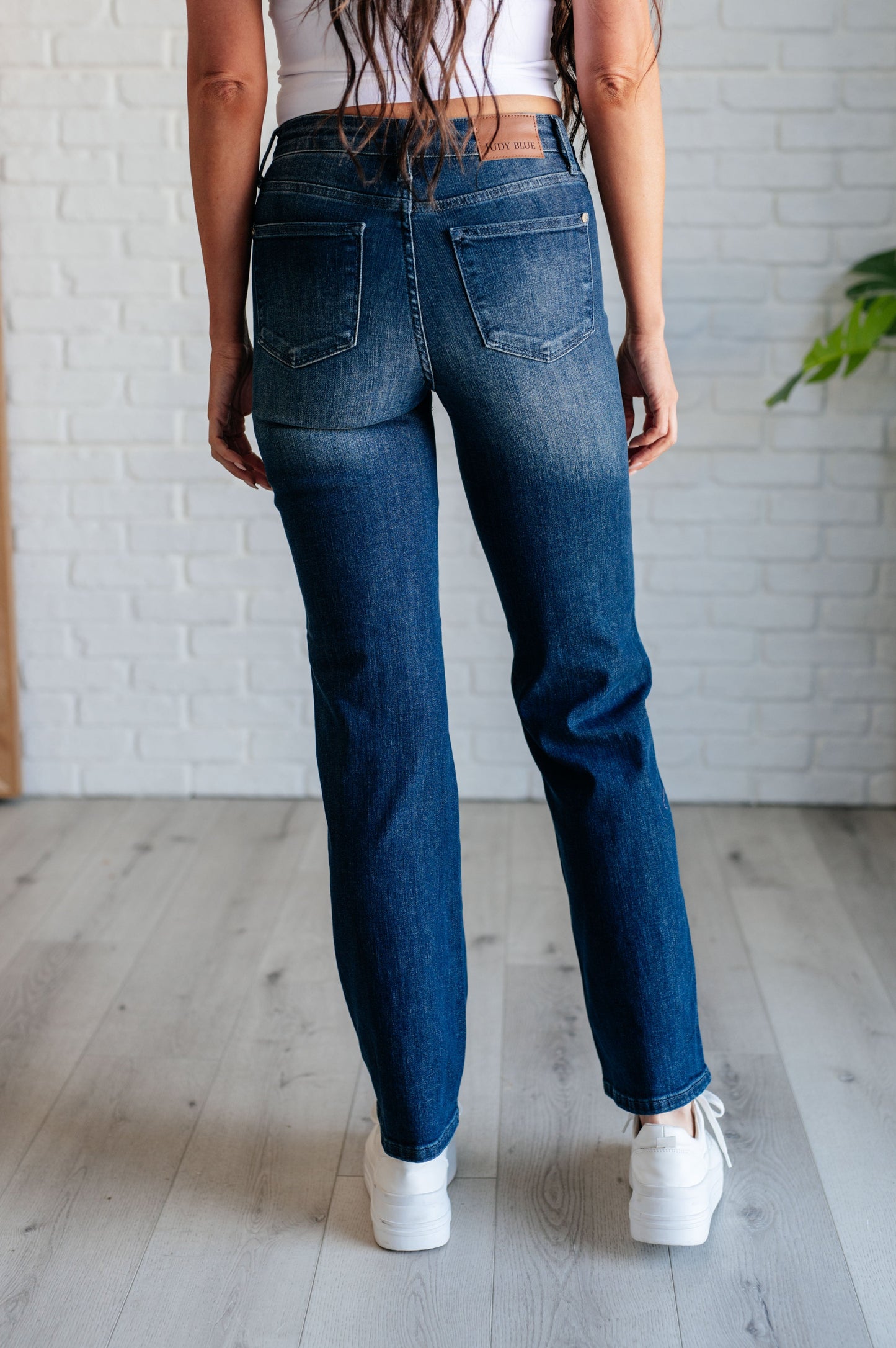 Mid Rise Control Top Classic Straight Jeans Muriel