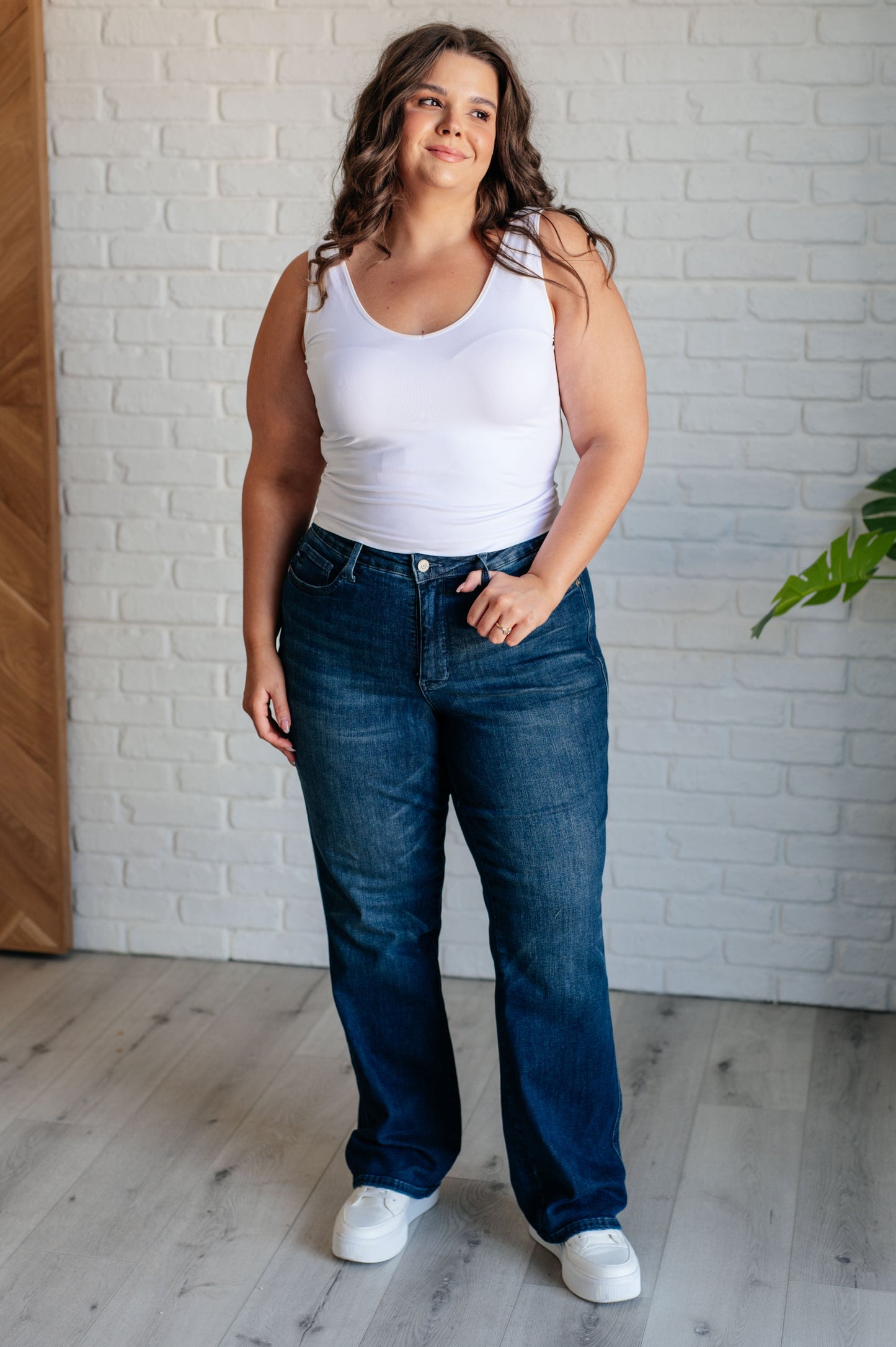 Mid Rise Control Top Classic Straight Jeans Muriel