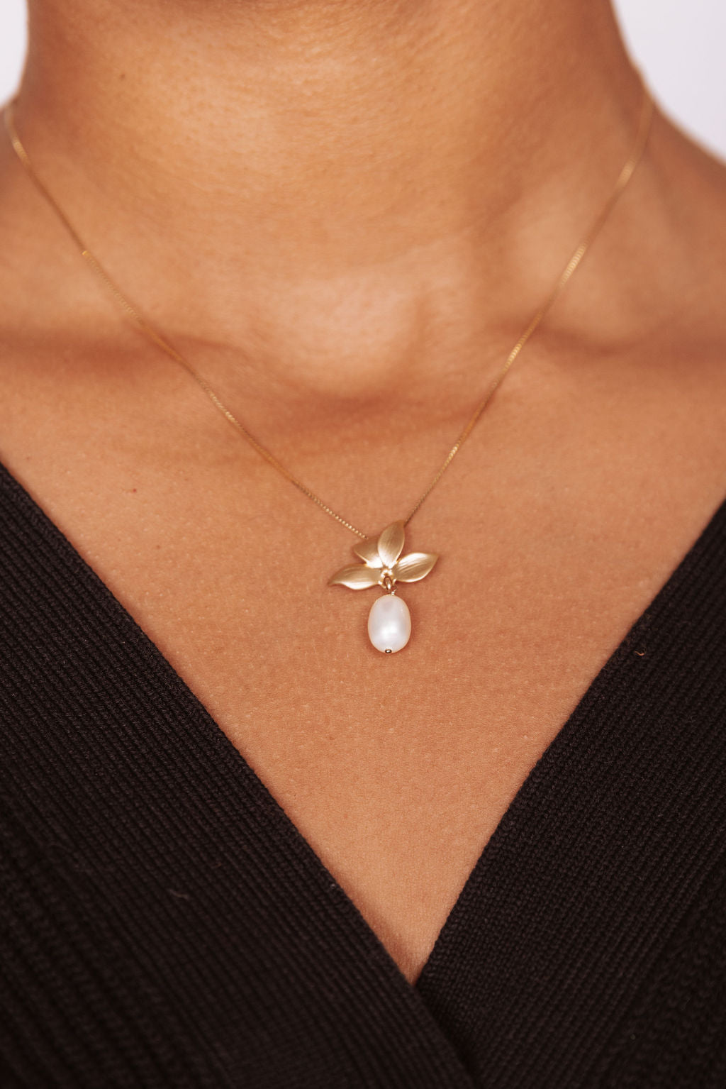 18k Gold Box Chain Necklace with 16k Gold Flower Pendant and Freshwater Pearl Maeve Necklace