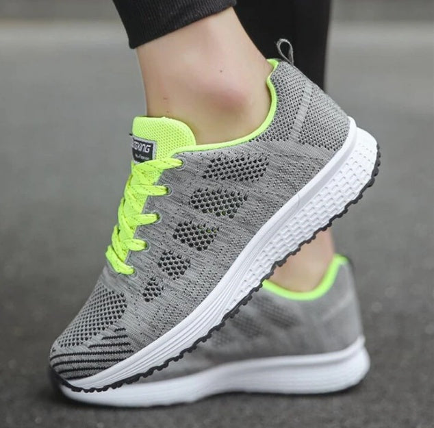 Lightweight Breathable Women's Sports Sneakers Running Shoes
