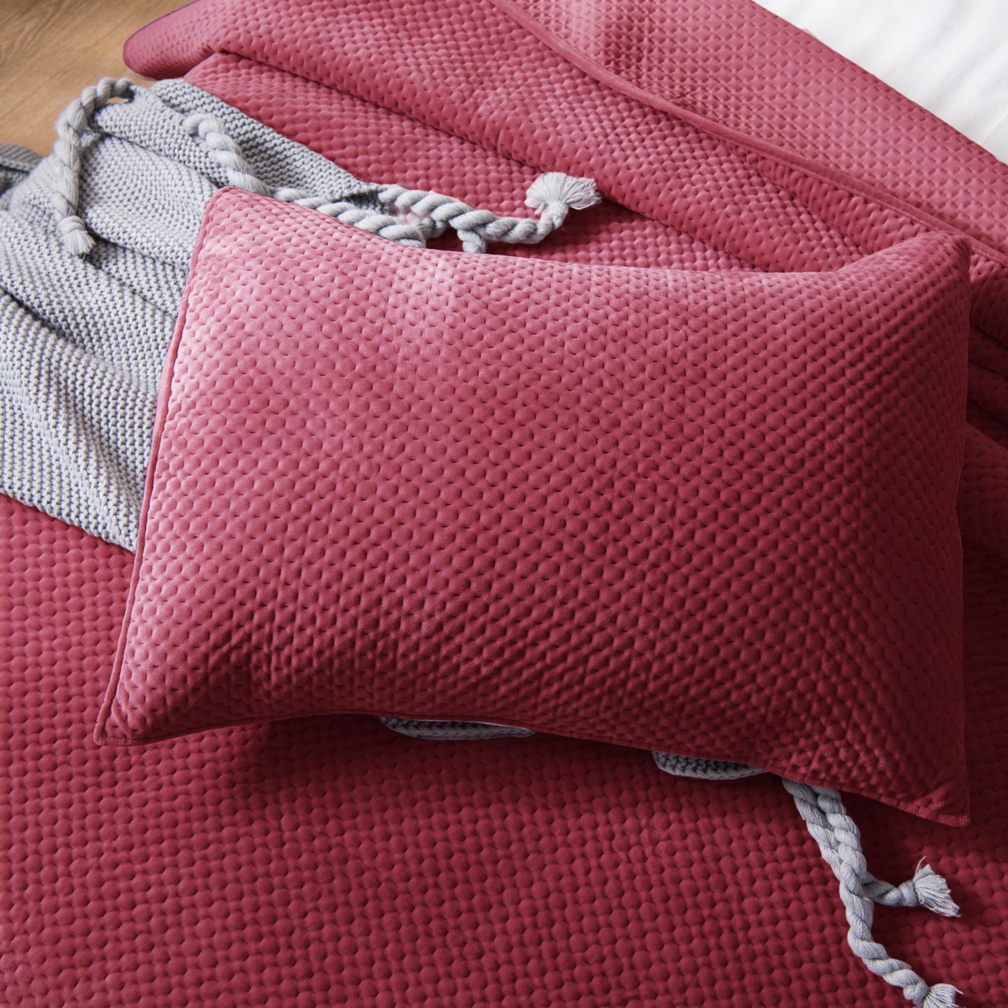 All Season Cozy Velvet Quilt Set Queen King Kasentex