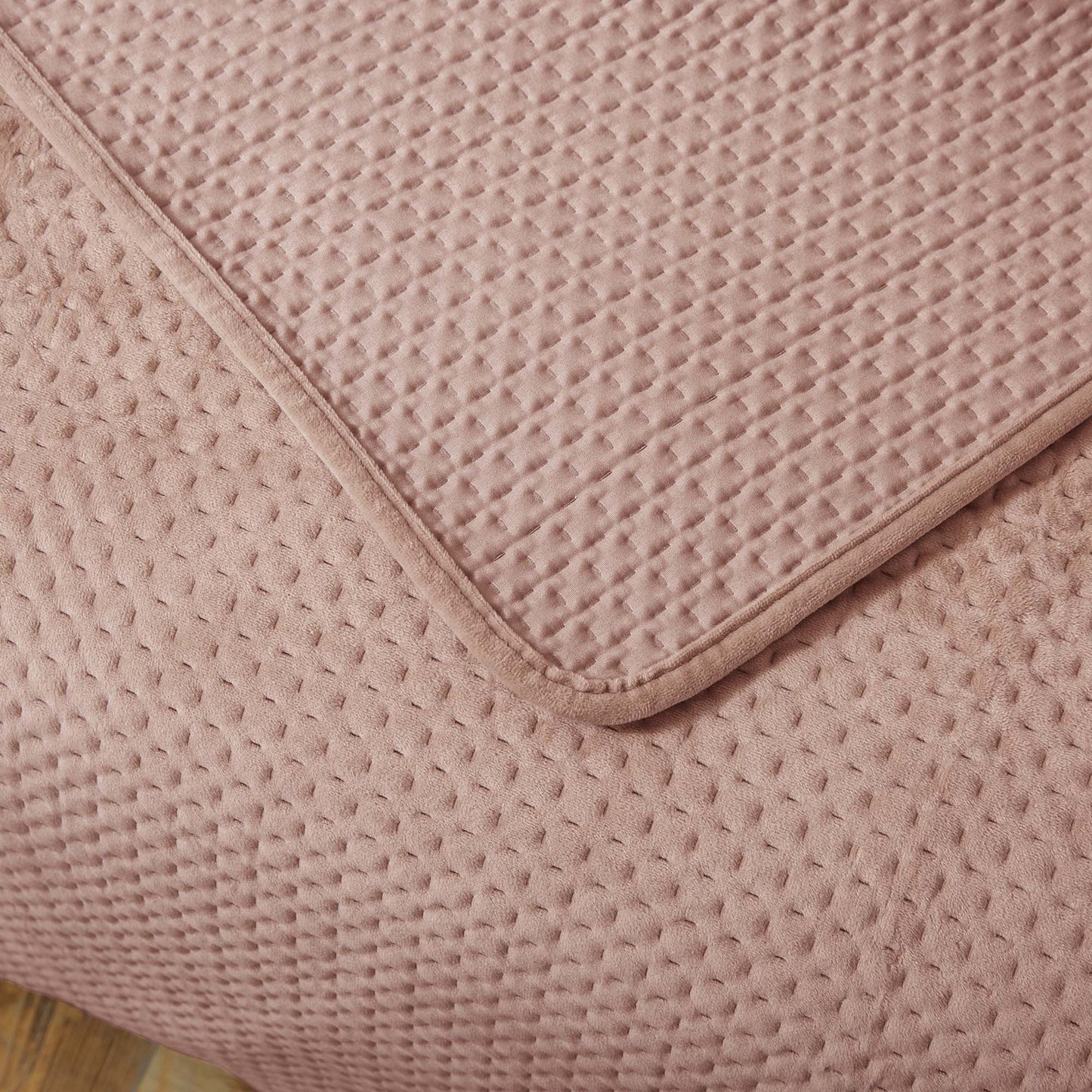 Ultra Soft Plush Poly-Velvet Quilt Set Queen King Kasentex