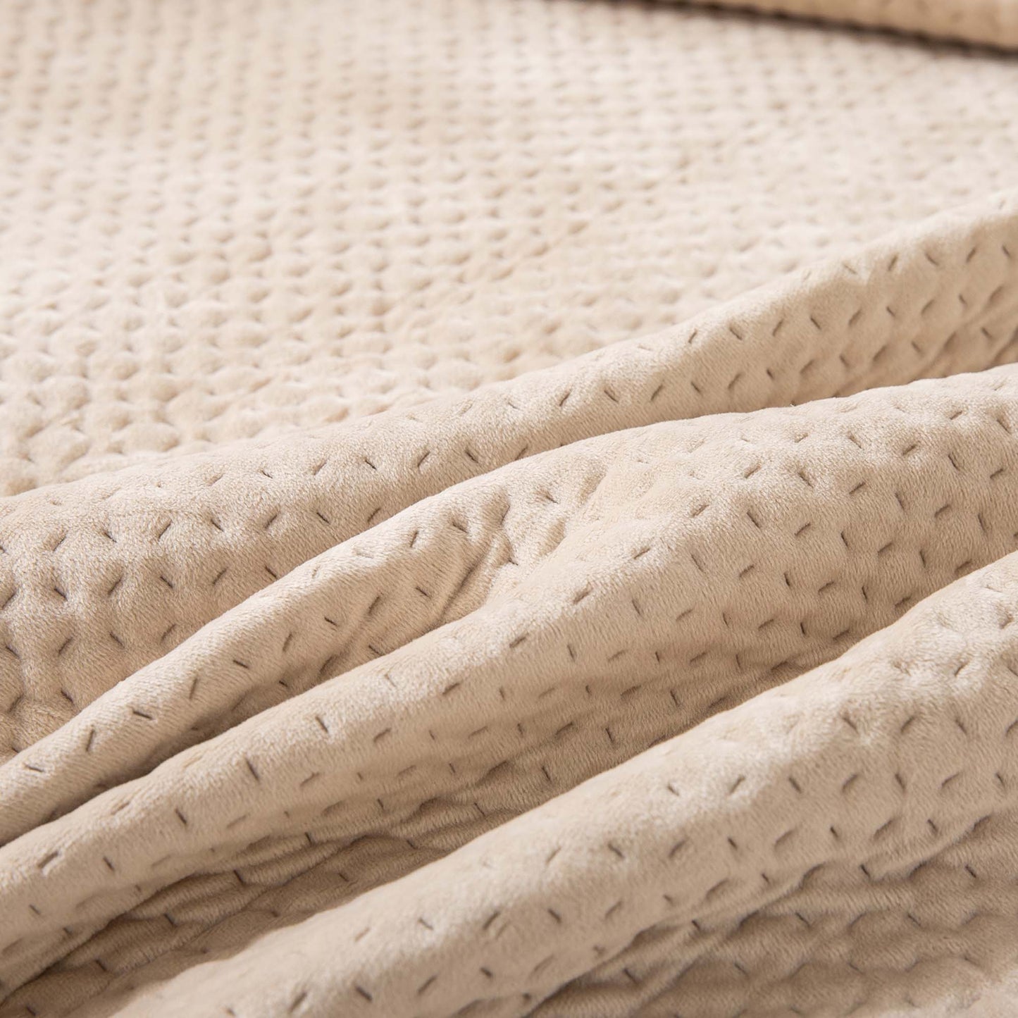Ultra Soft Plush Poly-Velvet Quilt Set Queen King Kasentex