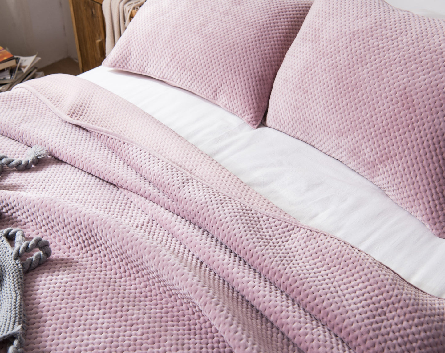 All Season Cozy Velvet Quilt Set Queen King Kasentex