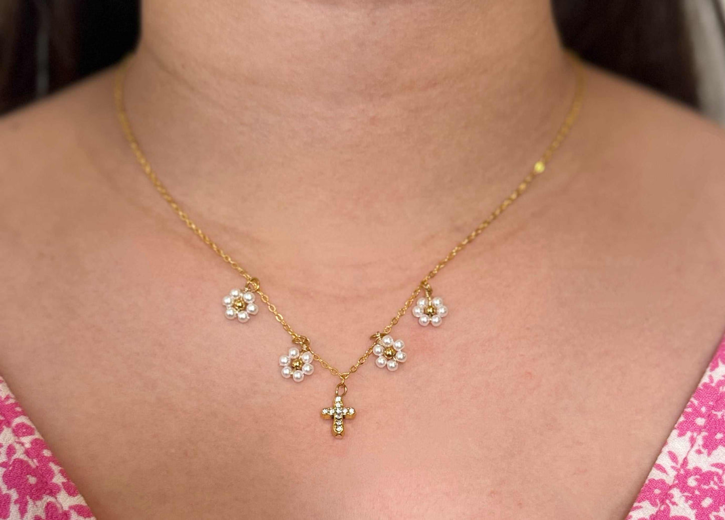 Gold Necklace – 16K Faith Pendant with Daisies and Cross
