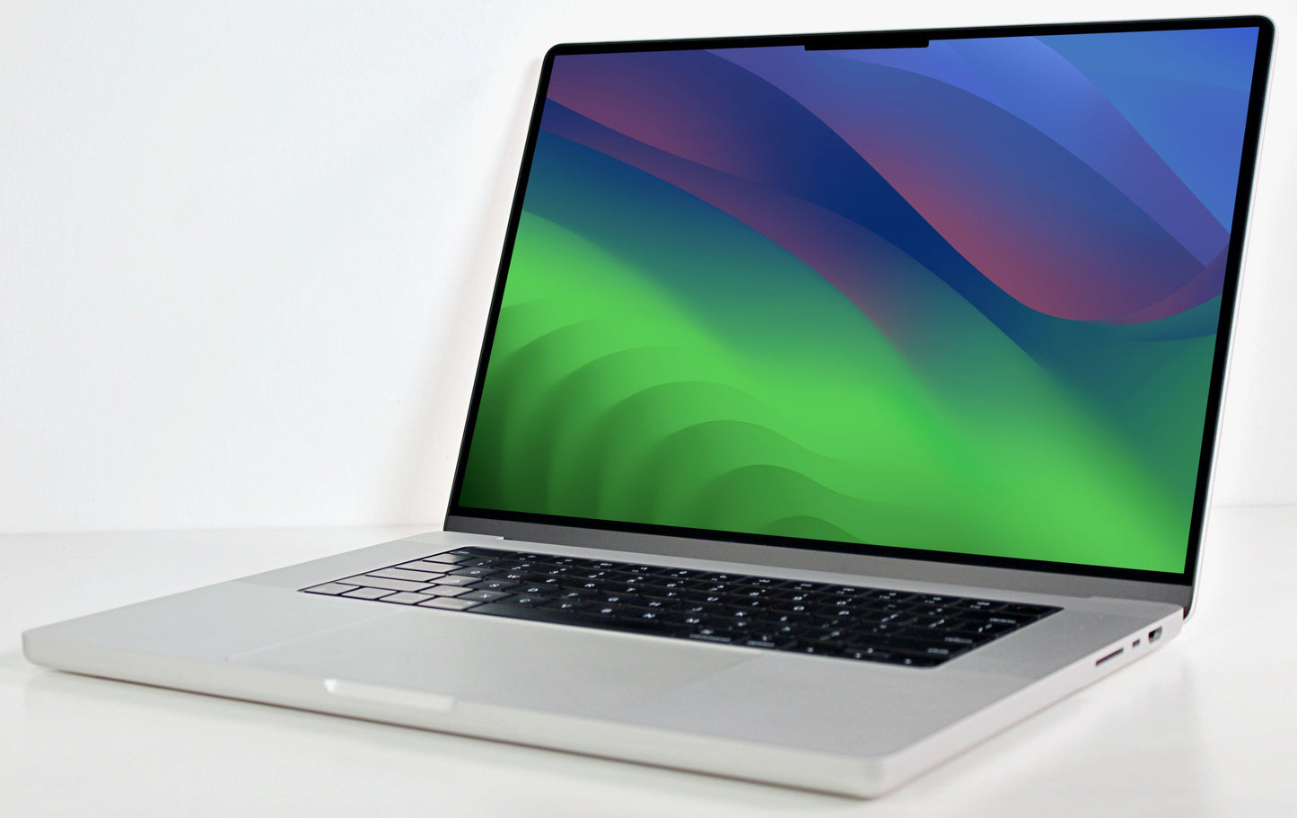 MacBook Pro (2021) 16-inch – Apple M1 Max 32-Core GPU – 64GB RAM 2TB SSD - 2 Battery Cycles