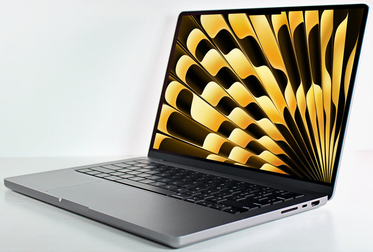 MacBook Pro (2021) 14-inch – M1 Pro 16-Core GPU – 32GB RAM 1TB SSD AC+ | Like New