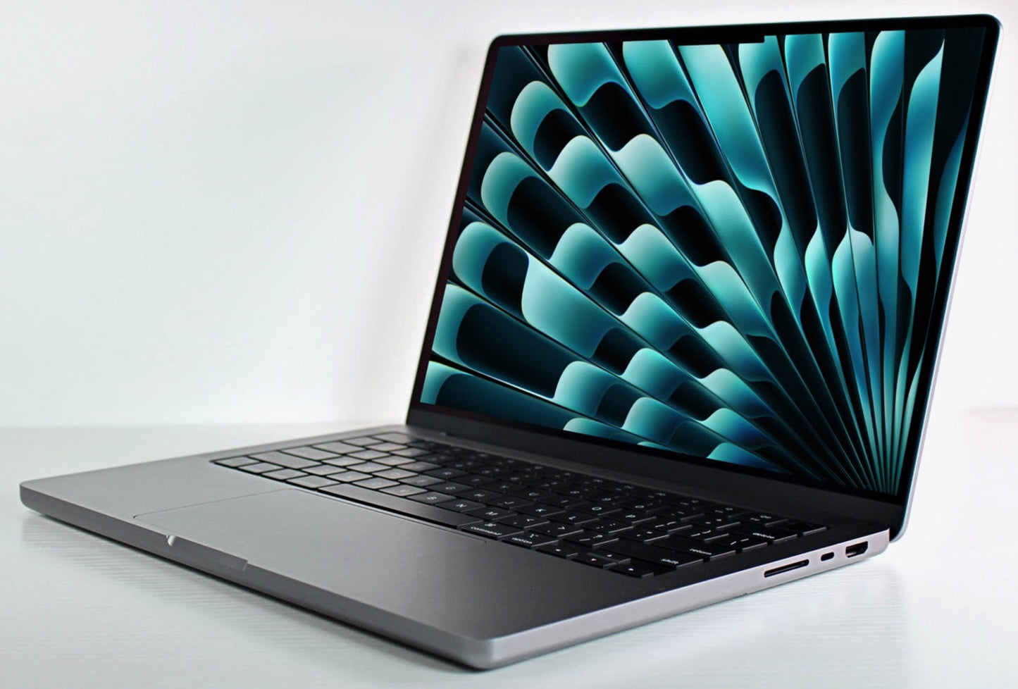 MacBook Pro (2021) 14-inch – Apple M1 Pro 10-Core CPU & 16-Core GPU – Space Gray