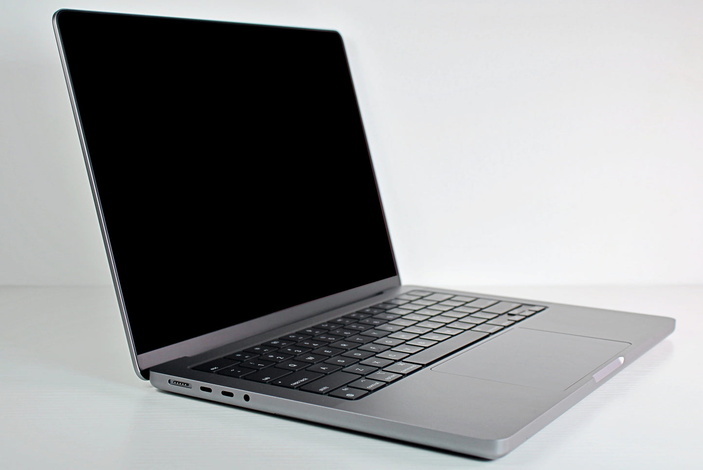 2023 Apple MacBook Pro 14-inch M2 Max – 38-Core GPU 96GB RAM 2TB SSD Gray | Excellent