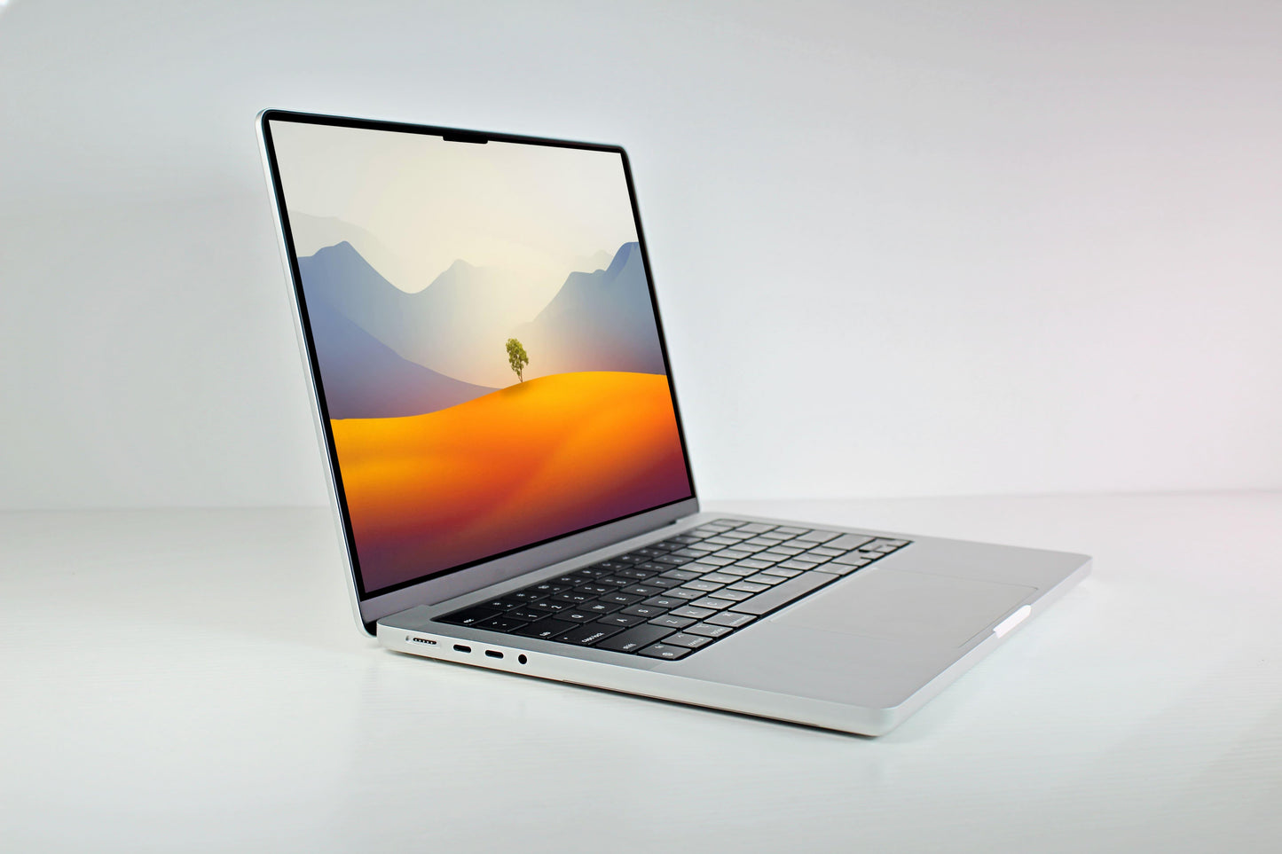 MacBook Pro (2023) 14-inch – Apple M2 Max 12-Core CPU 38-Core GPU – Silver
