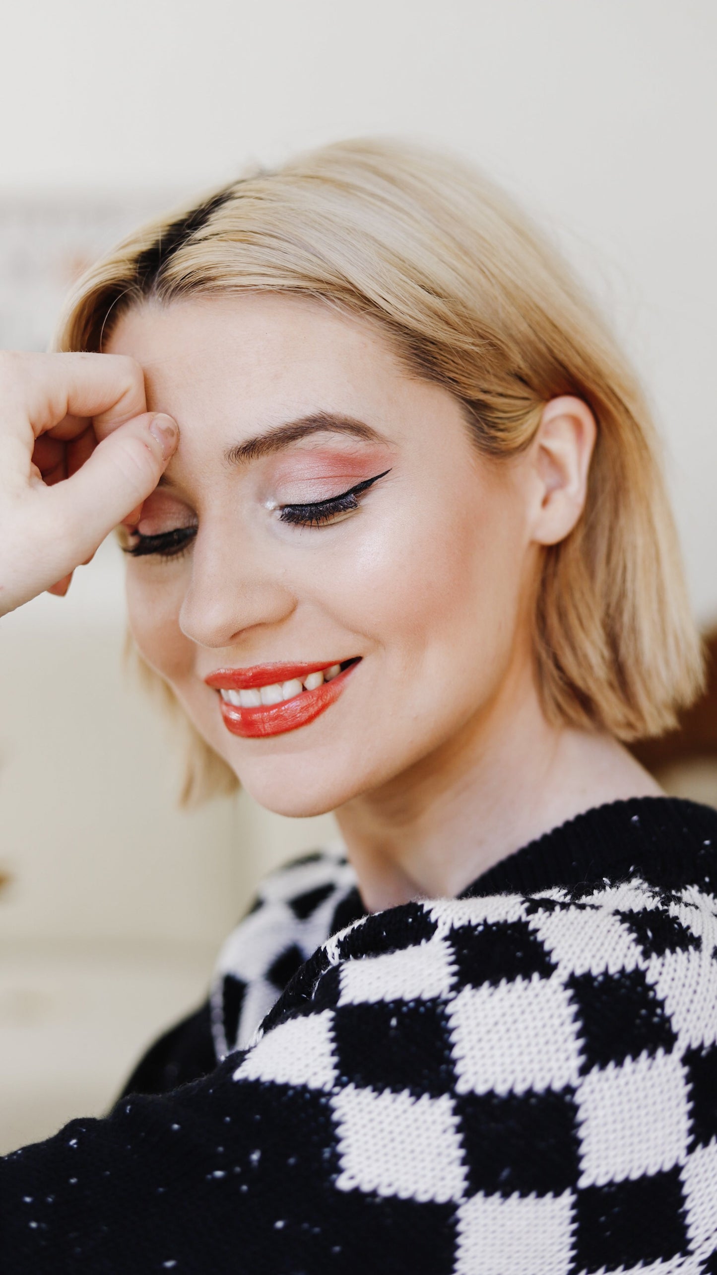 Long-Lasting Vegan Liquid Eyeliner - Waterproof & Smudge-Proof