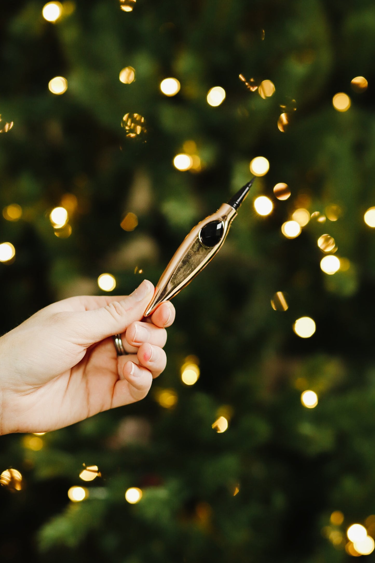 Long-Lasting Vegan Liquid Eyeliner - Waterproof & Smudge-Proof