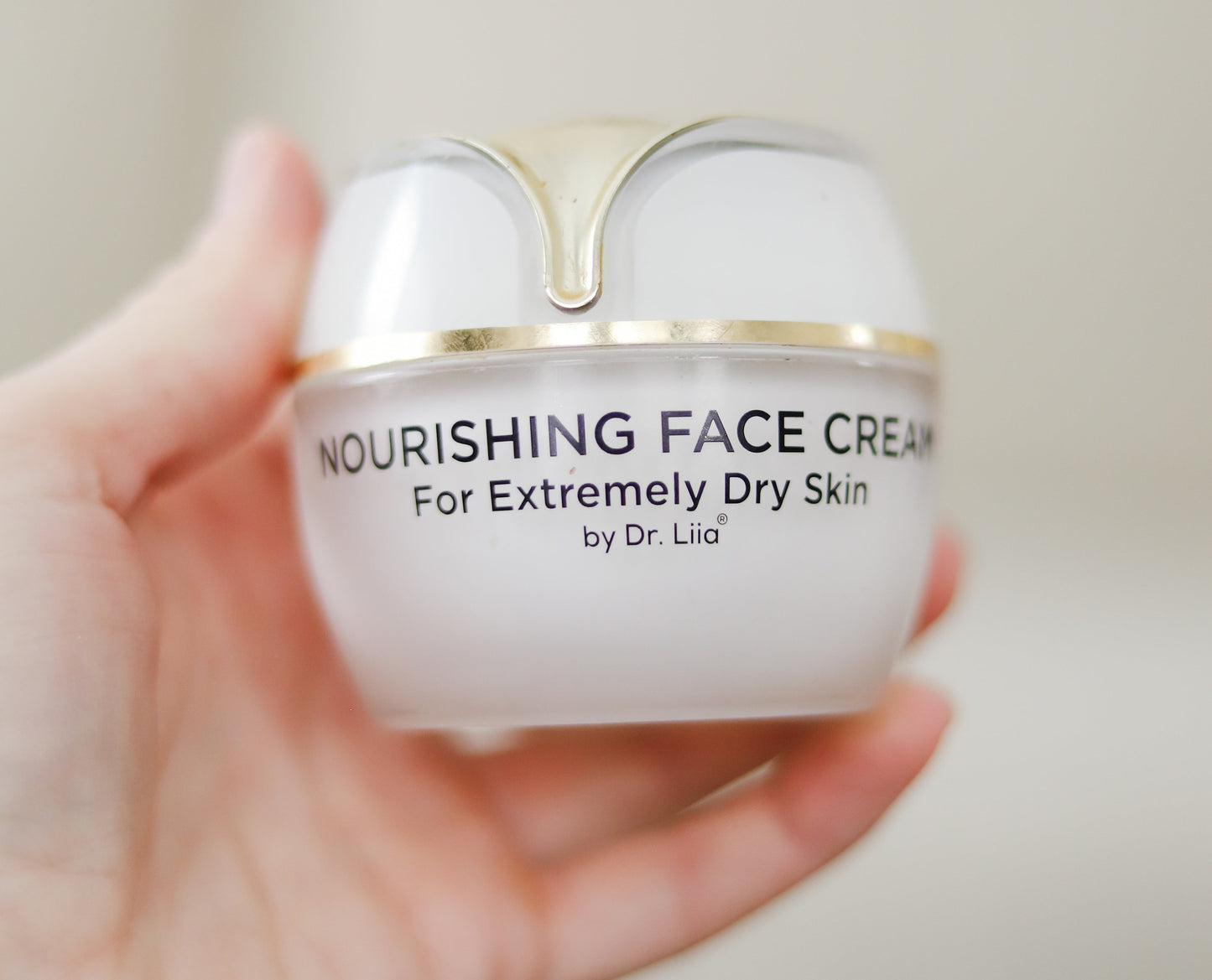 Nourishing Face Cream with Hydrating Oils for Dry Skin