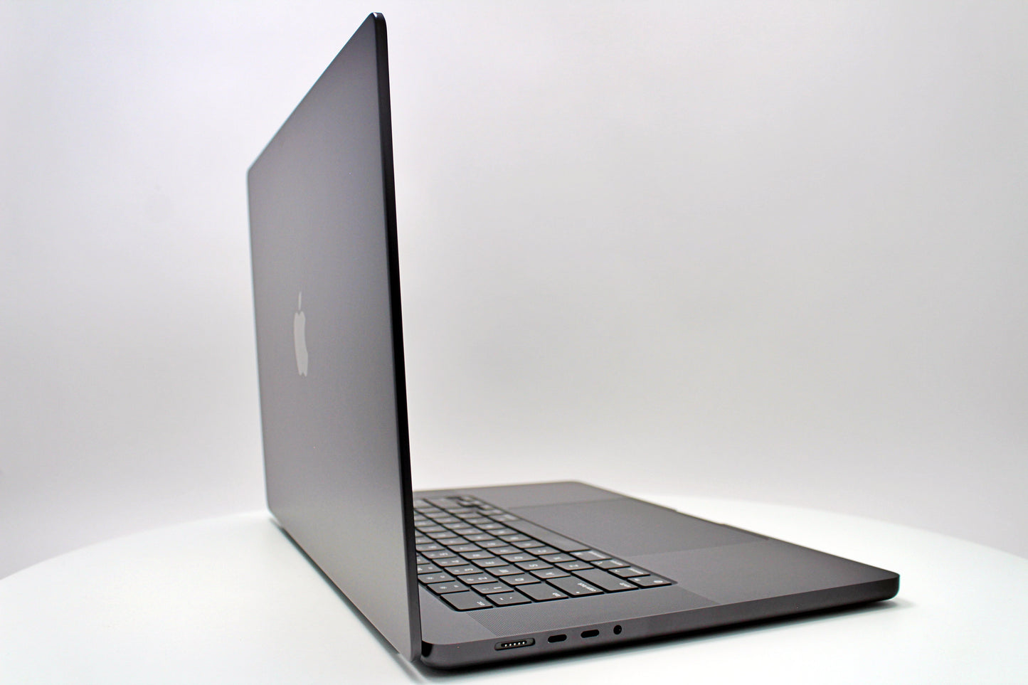 MacBook Pro (2023) 16-inch – Apple M3 Max 30-Core GPU – 36GB RAM 512GB SSD | Space Black