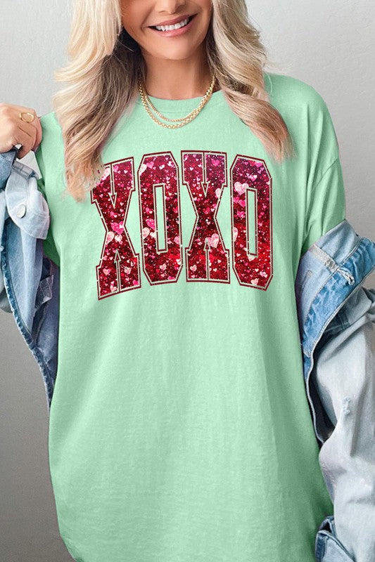 Heavy Cotton Unisex Short Sleeve T-Shirt XOXO Valentines Day Hearts