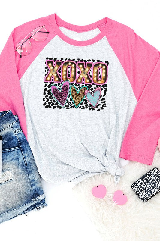 Valentine's Day XOXO Leopard Block Raglan 3/4 Sleeve T-Shirt