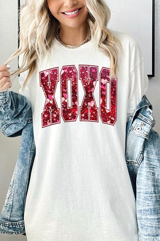 Heavy Cotton Unisex Short Sleeve T-Shirt XOXO Valentines Day Hearts