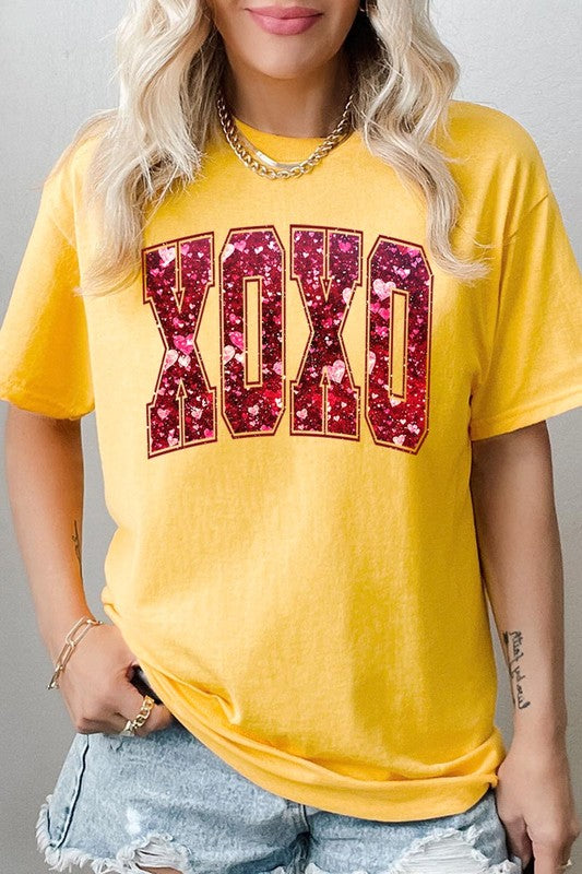 Heavy Cotton Unisex Short Sleeve T-Shirt XOXO Valentines Day Hearts