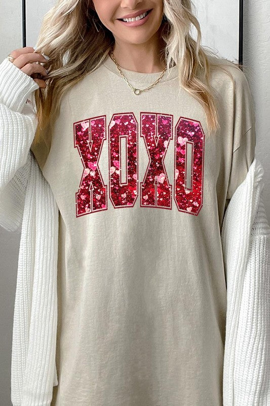 Heavy Cotton Unisex Short Sleeve T-Shirt XOXO Valentines Day Hearts