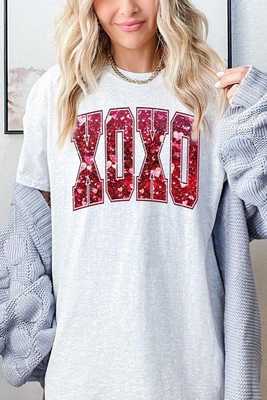 Heavy Cotton Unisex Short Sleeve T-Shirt XOXO Valentines Day Hearts