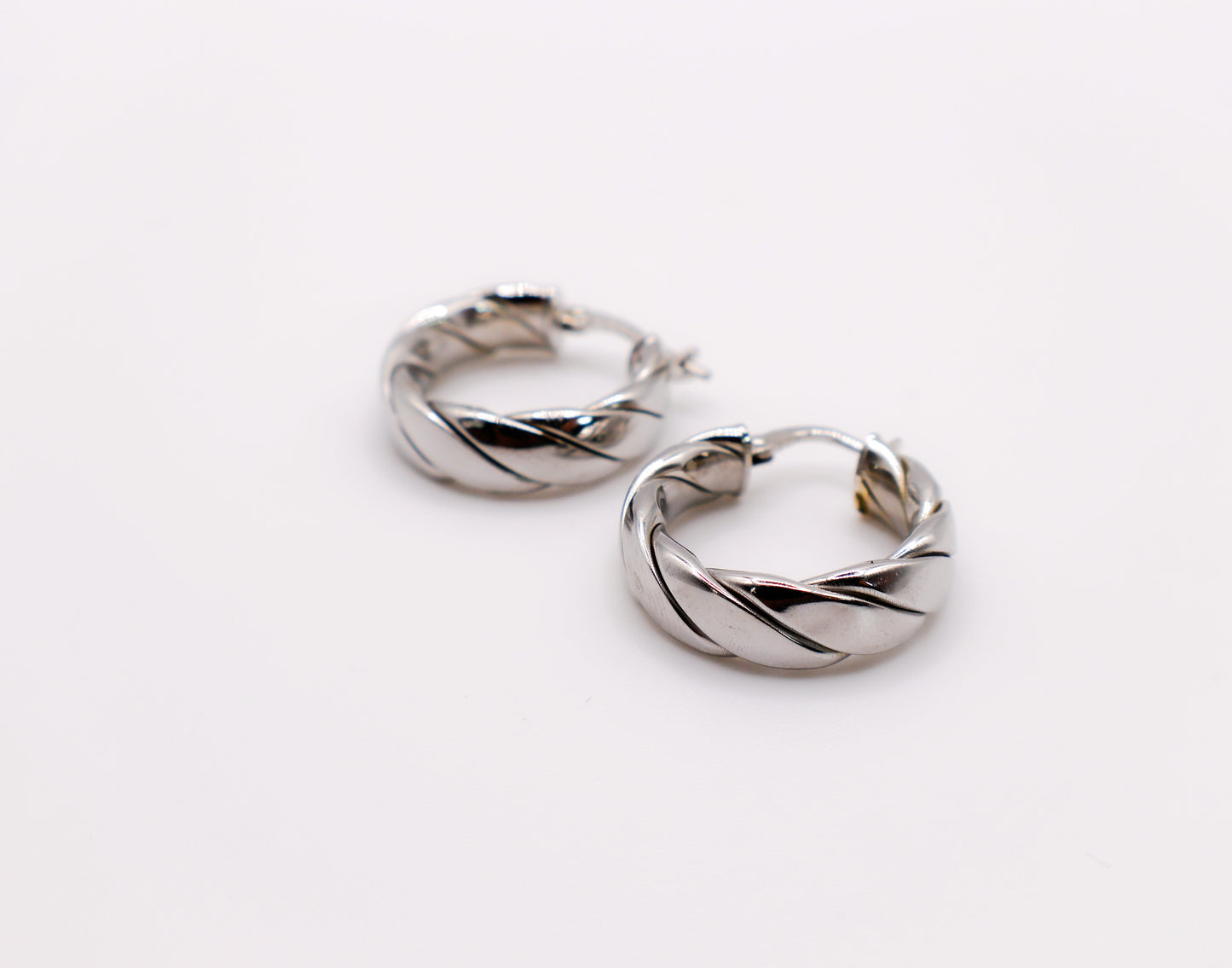 Italian Twisted Texture Silver Hoop Earrings Elegant Women’s Jewelry