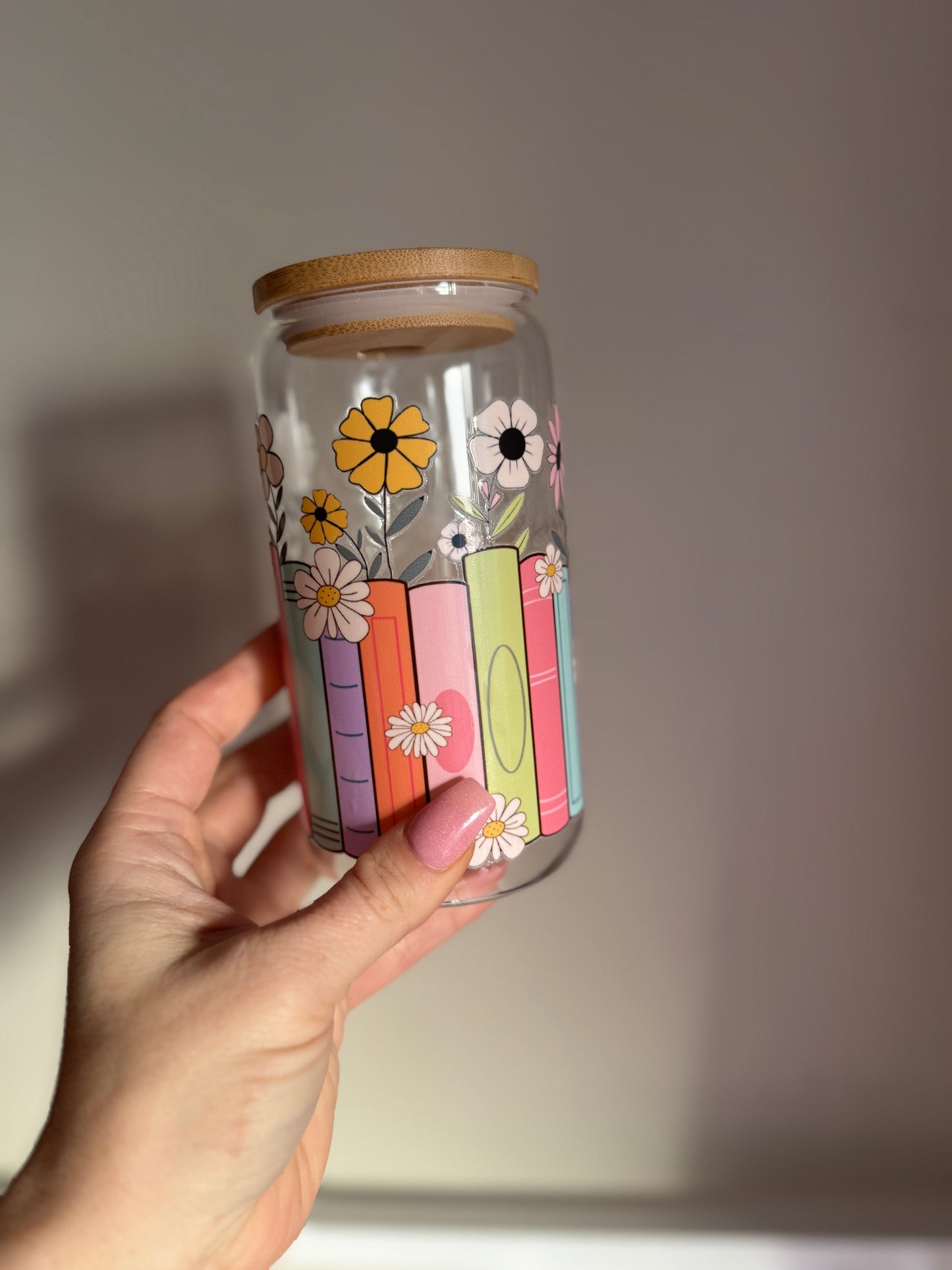 Pastel Bookshelf Cup with Bamboo Lid and Straw