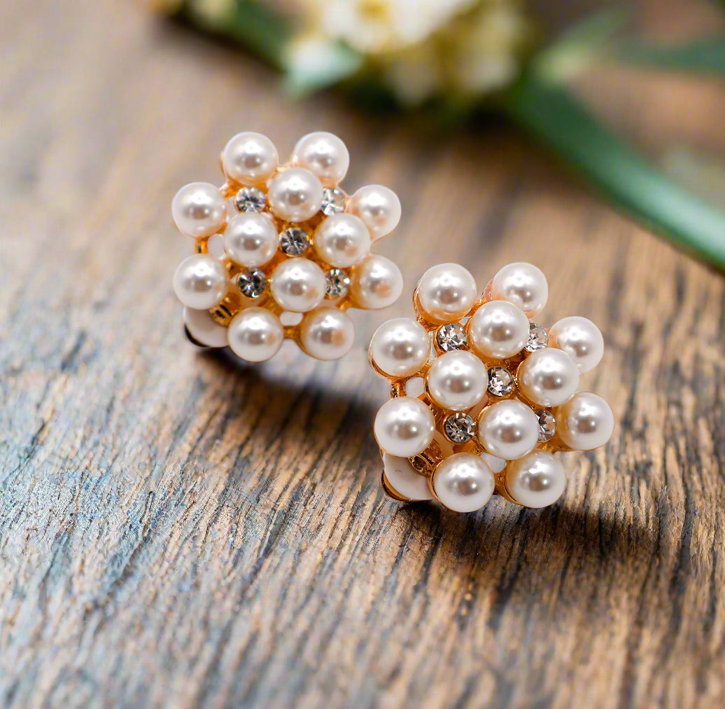 Pearly Floral Elegance Clip-On Earrings Flower-Shaped Non-Pierced Earrings