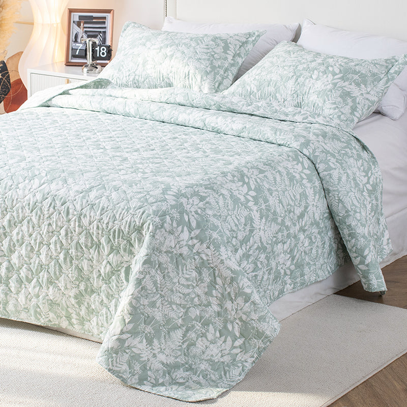 Lightweight Green Botanical Floral Quilt Set Kasentex